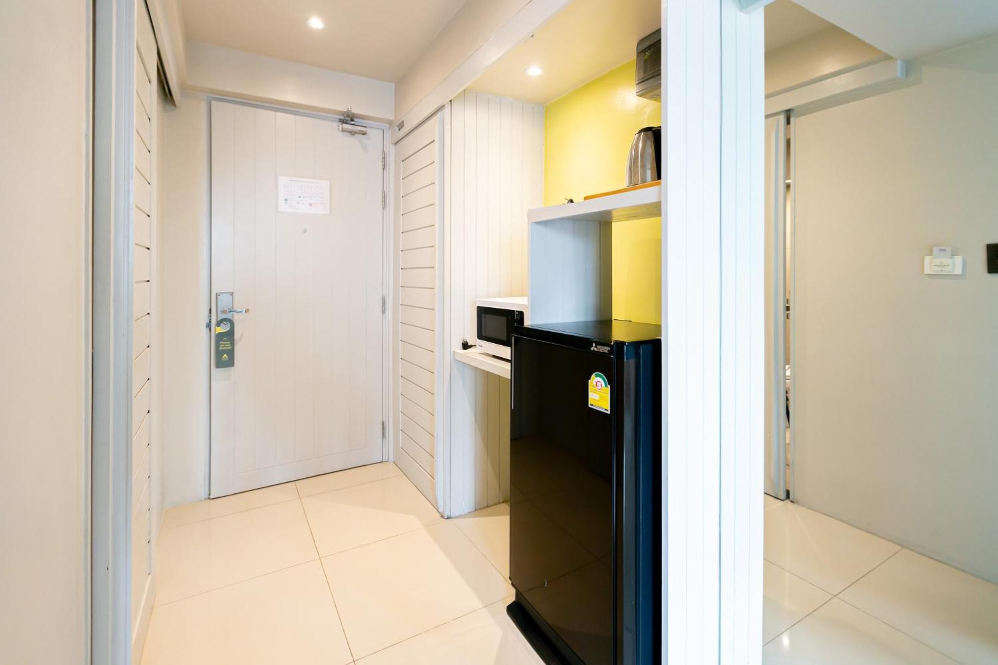 A Room Bangkok Sathorn Экстерьер фото