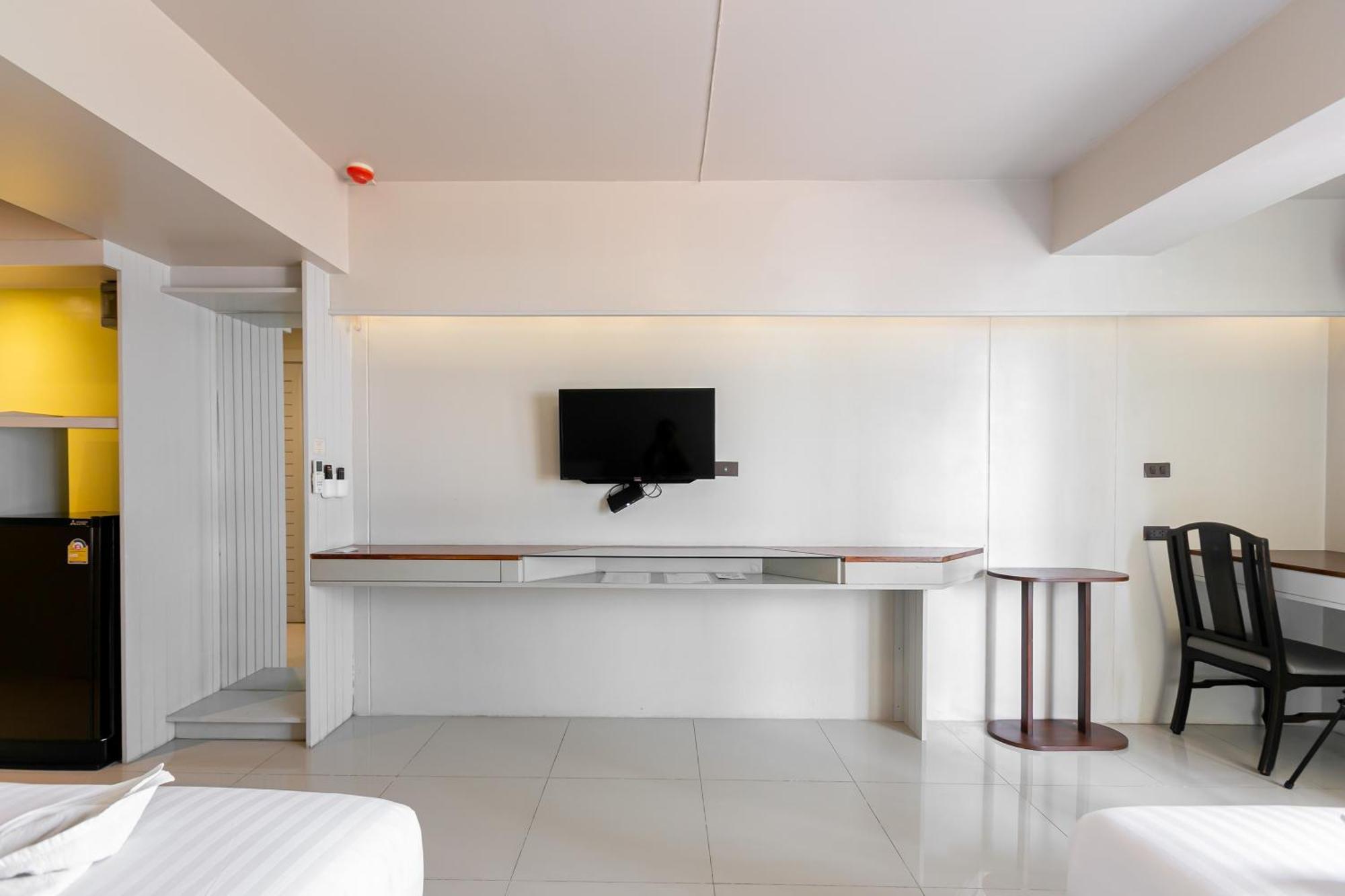 A Room Bangkok Sathorn Экстерьер фото