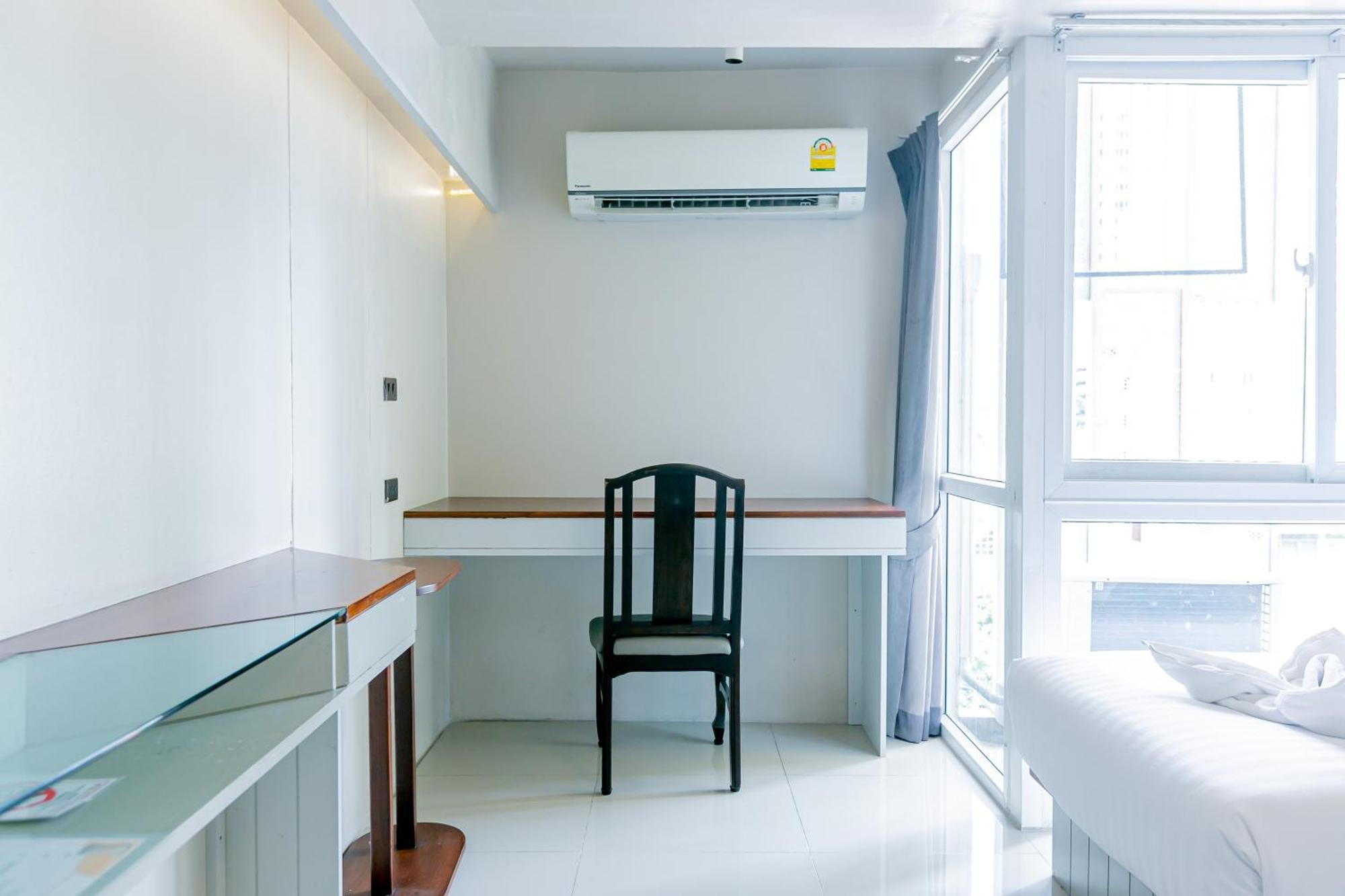 A Room Bangkok Sathorn Экстерьер фото