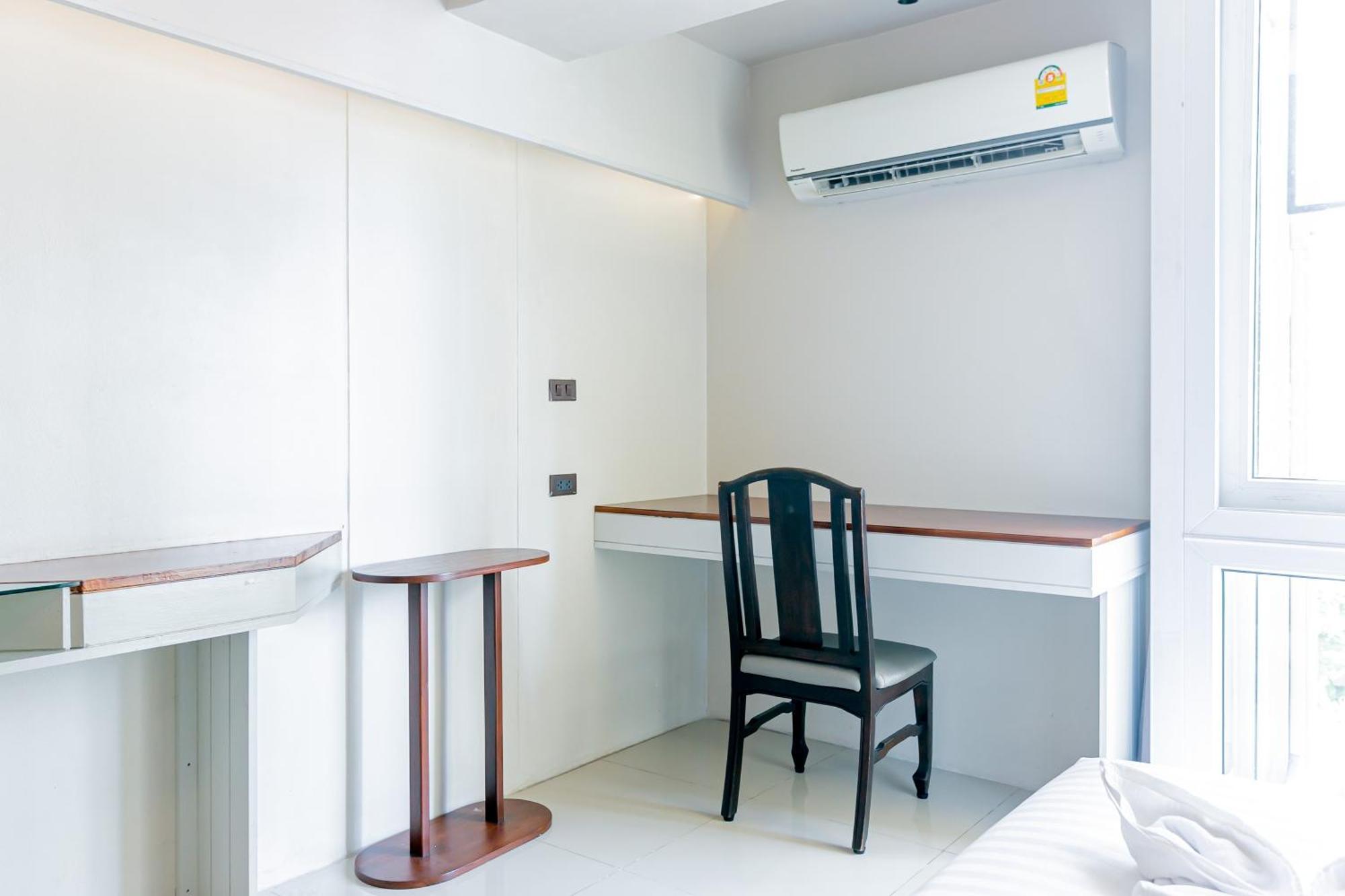 A Room Bangkok Sathorn Экстерьер фото