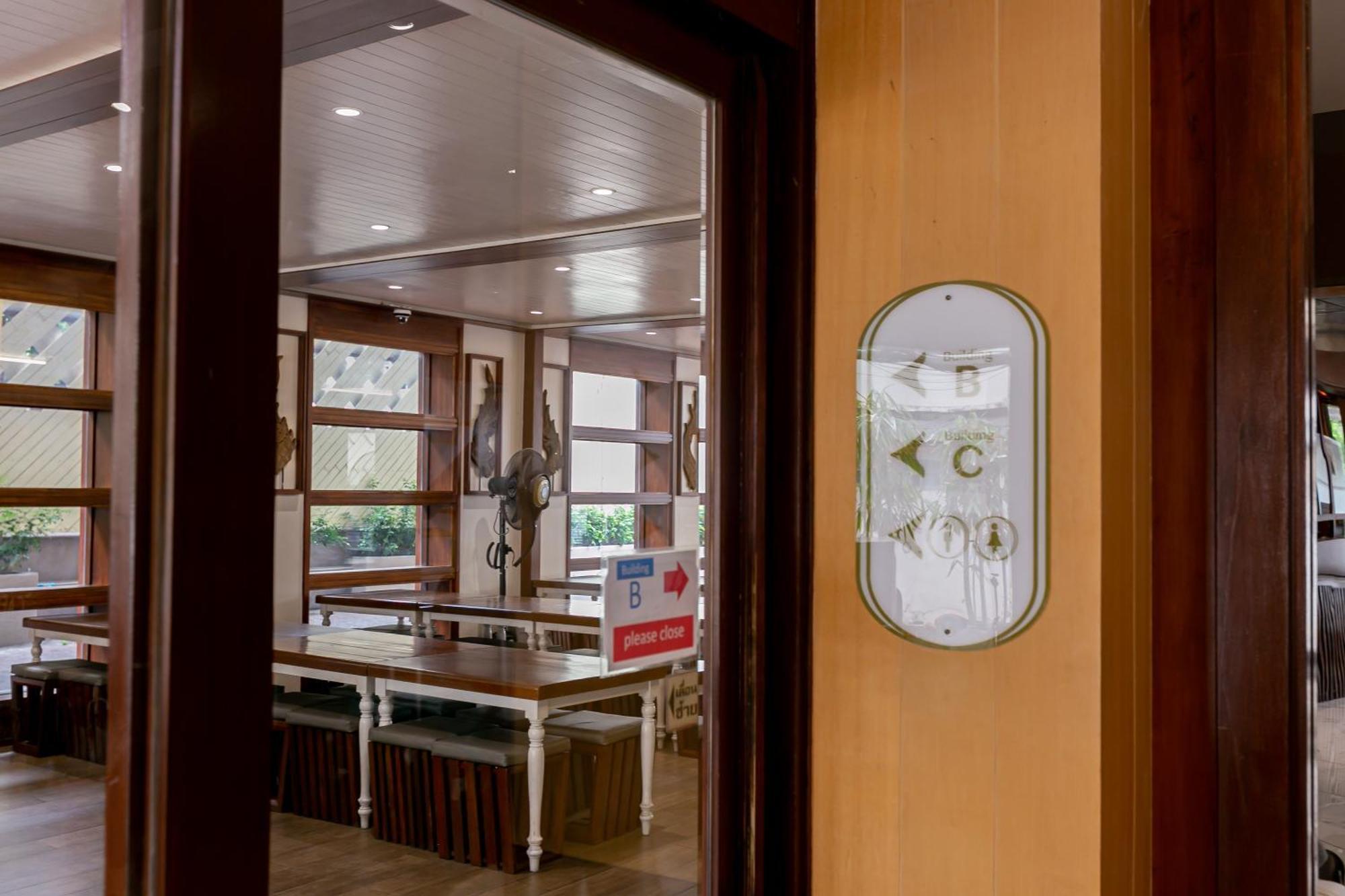 A Room Bangkok Sathorn Экстерьер фото