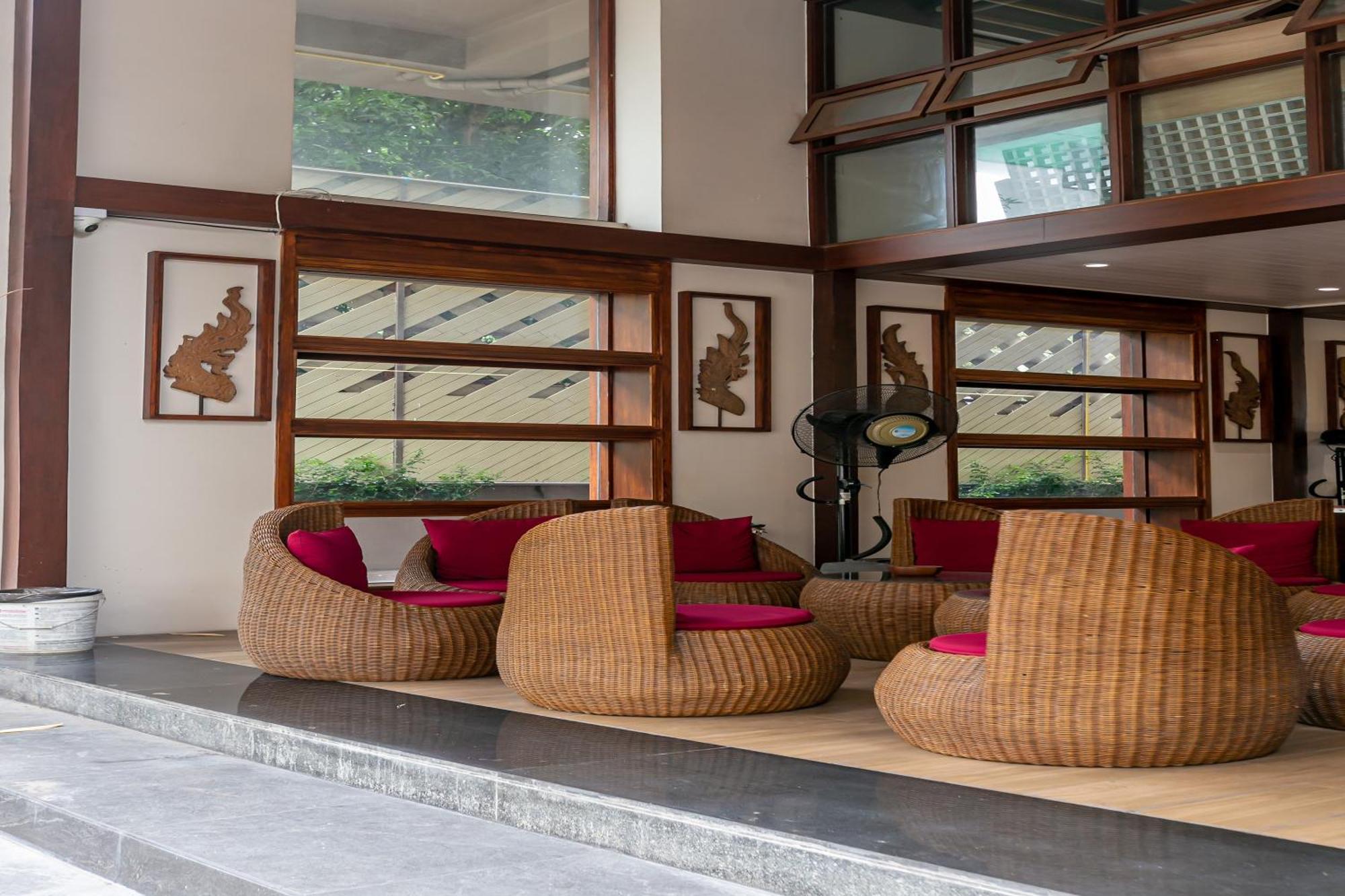 A Room Bangkok Sathorn Экстерьер фото