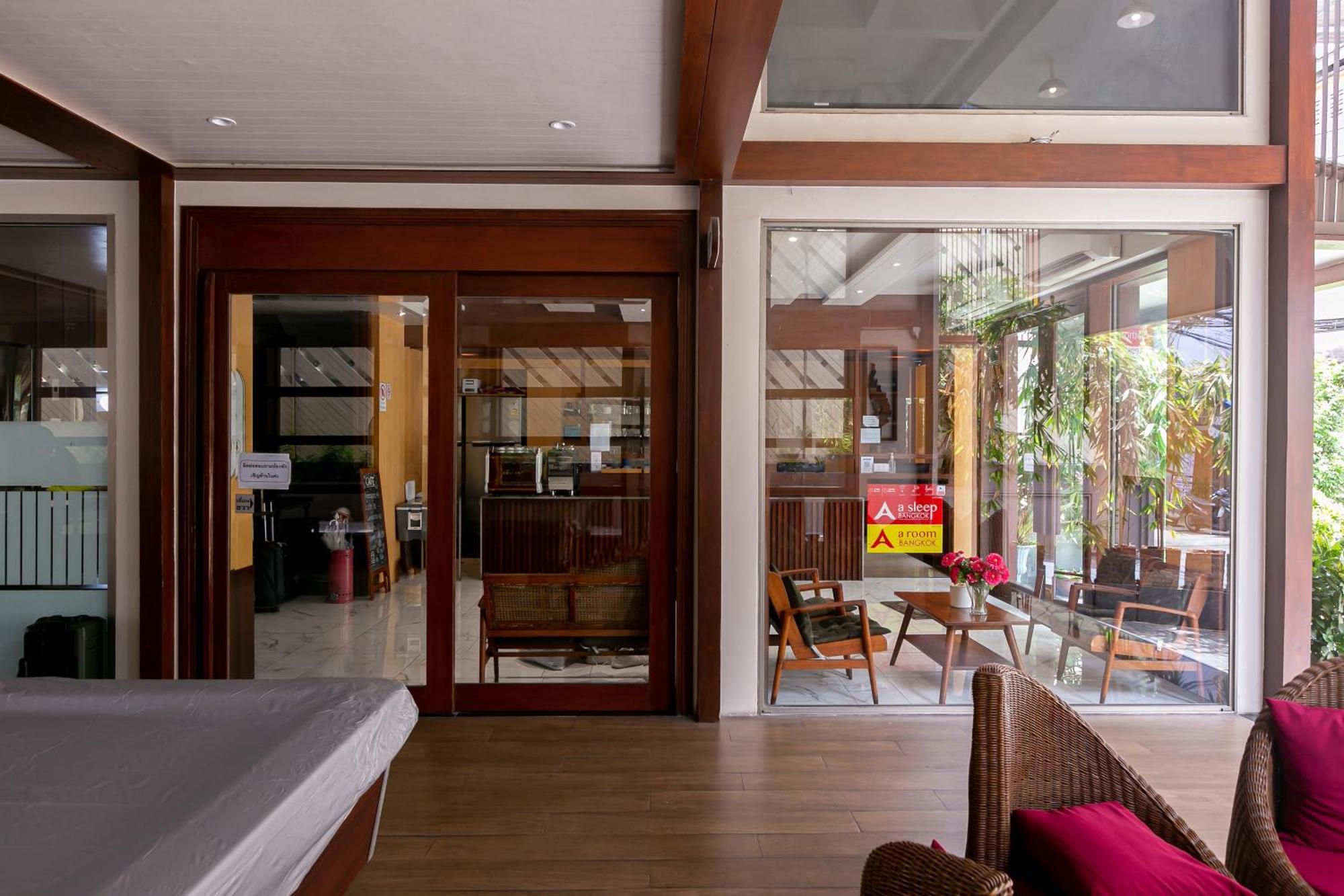A Room Bangkok Sathorn Экстерьер фото