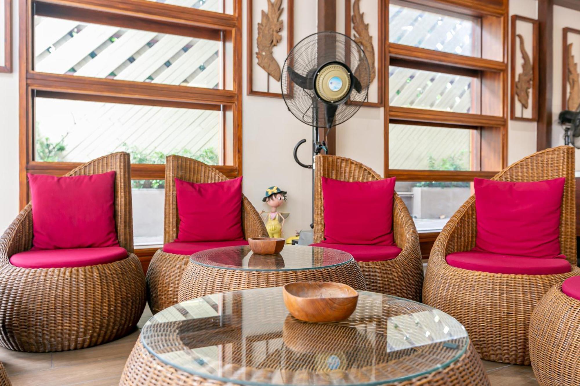 A Room Bangkok Sathorn Экстерьер фото