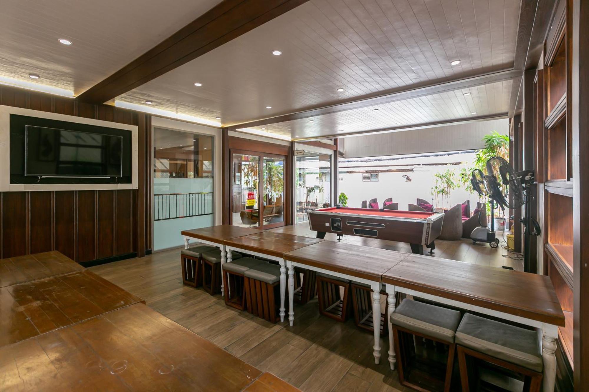 A Room Bangkok Sathorn Экстерьер фото